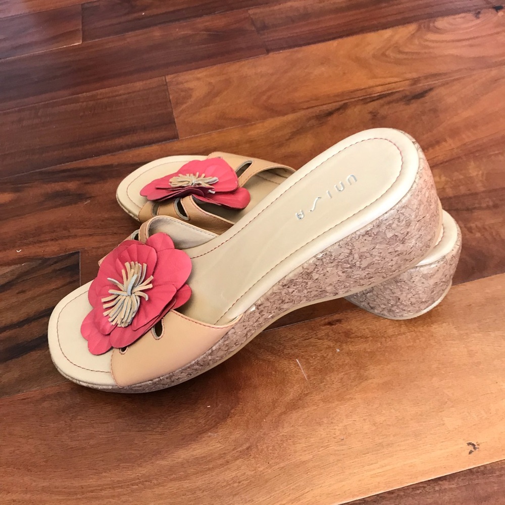 Lovely floral wedges.